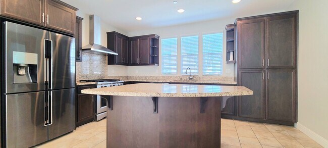 Building Photo - Beautifull Single Family Home in Folsom w/ Solar, Tankless Water Heater, Pool Access, Bonus Room ...