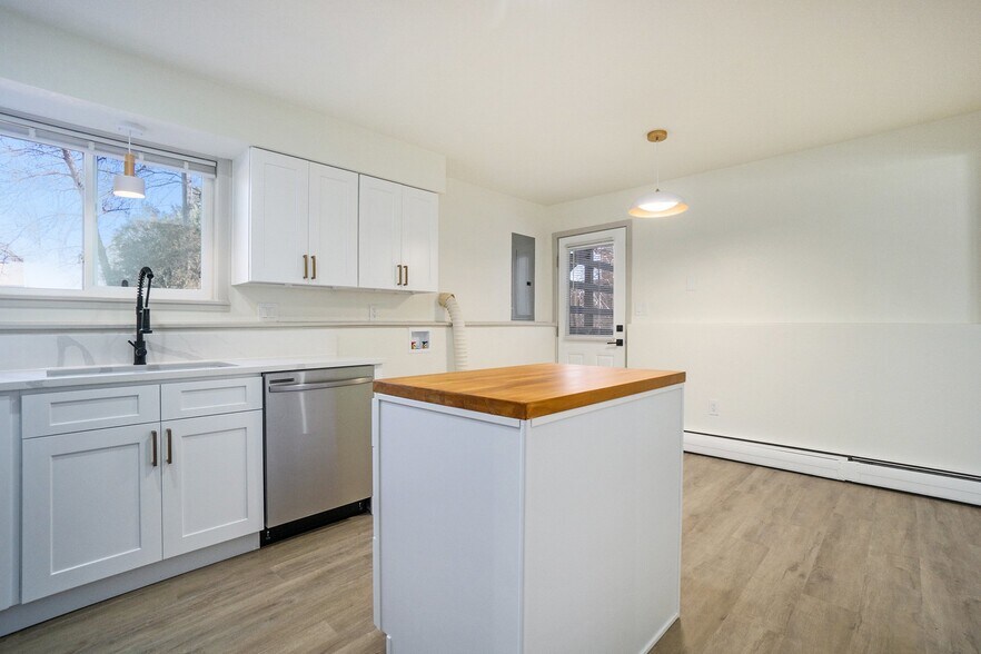 Building Photo - 1108-1110 Ponderosa Dr