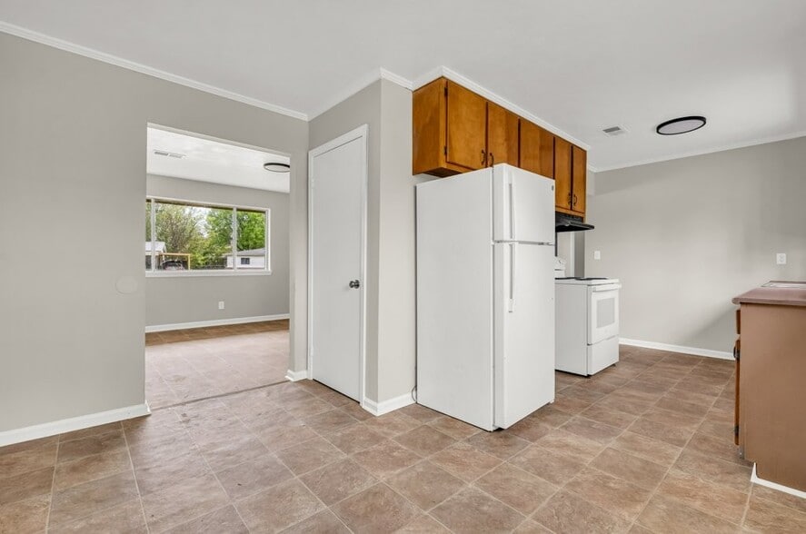 Building Photo - 805 Spruce St