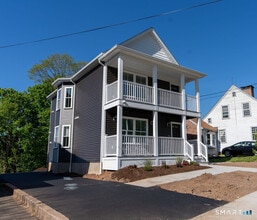 Building Photo - 139 Main St