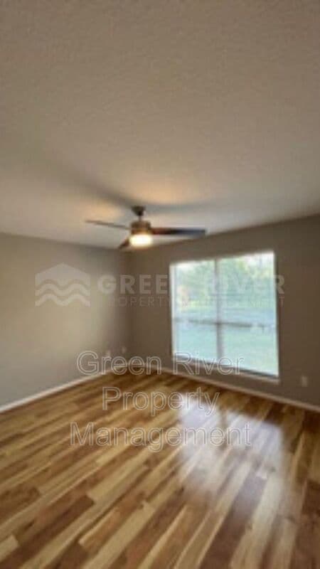 Building Photo - 1559 Lakeway Dr