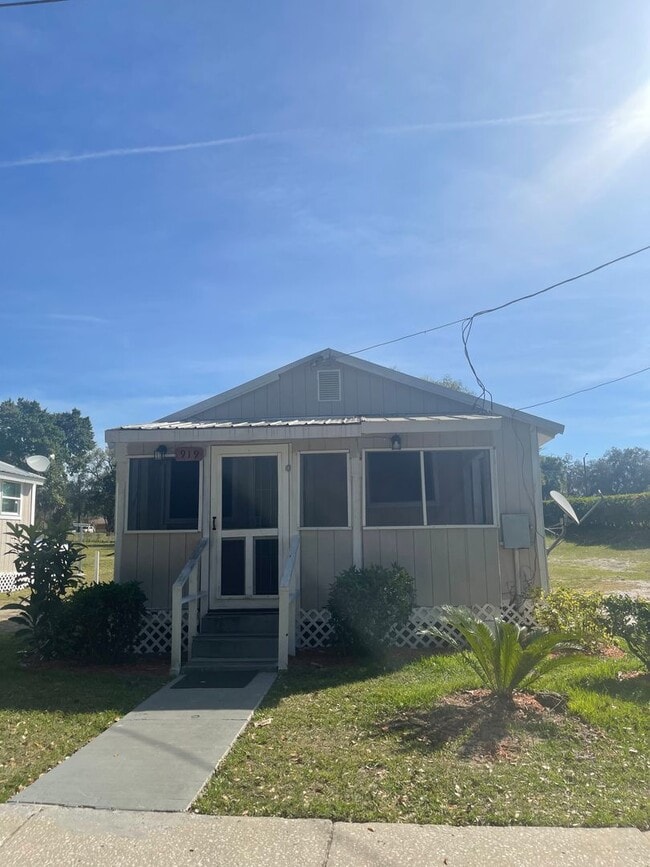 Building Photo - 919 S Washington Ave