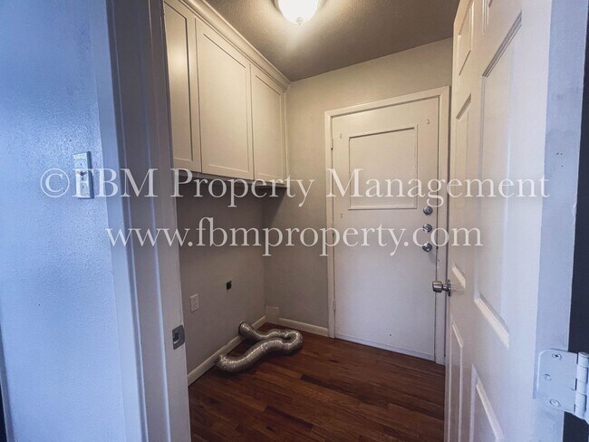 Building Photo - 214 Pensacola Ave