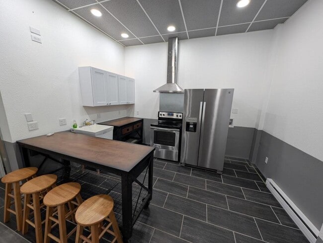 Building Photo - 205 Colorado Ave