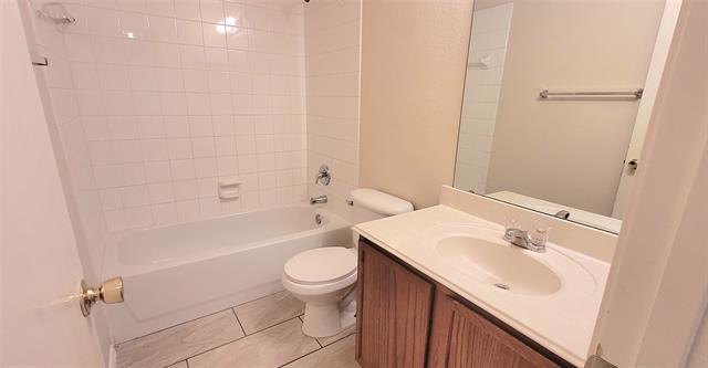 Building Photo - 8470 Goldfinch Way