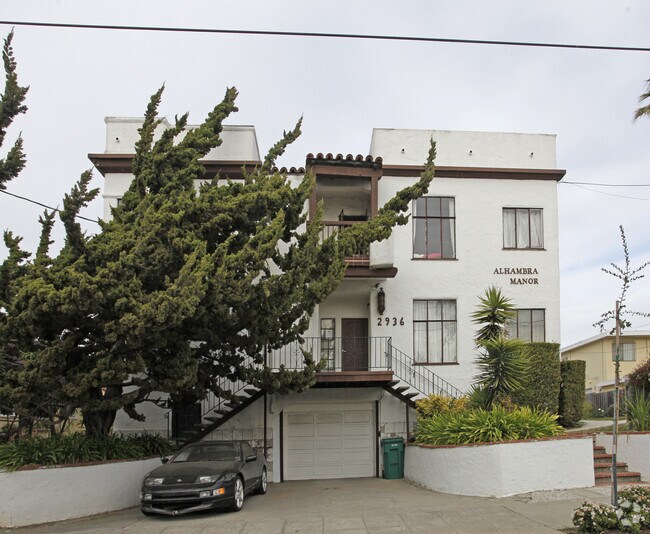 Building Photo - Alhambra Manor