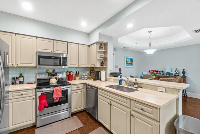 Building Photo - 2040 Alta Meadows Ln