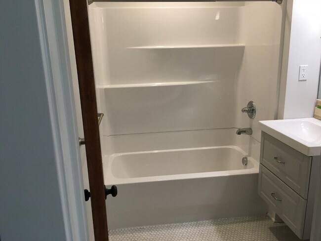 Building Photo - 253 Valley Ave SW