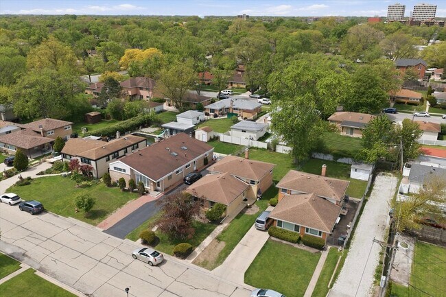 Building Photo - 9536 Tripp Ave