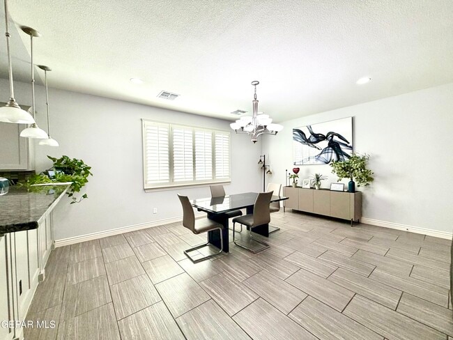 Building Photo - 1180 Spofford Pl