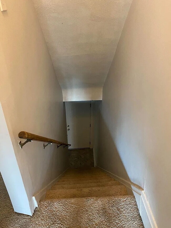 Building Photo - Charming 2BR South Side Home | Updated Kitchen w/ Dishwasher | Prime Pittsburgh Location