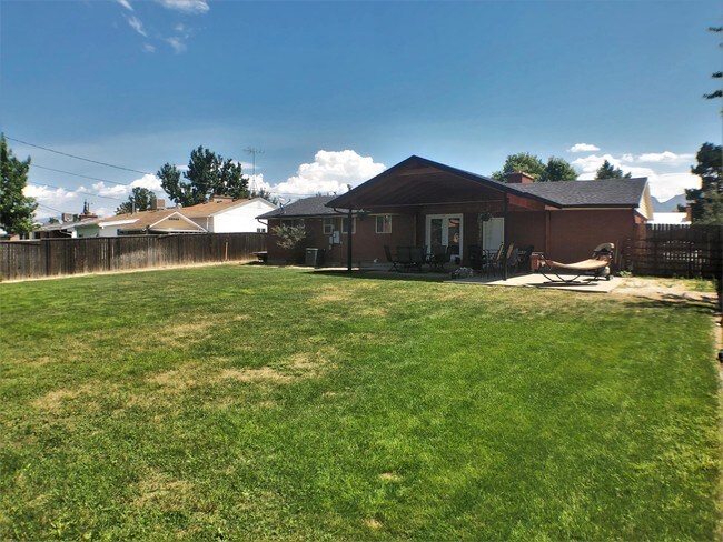 Building Photo - 6906 S 345 E