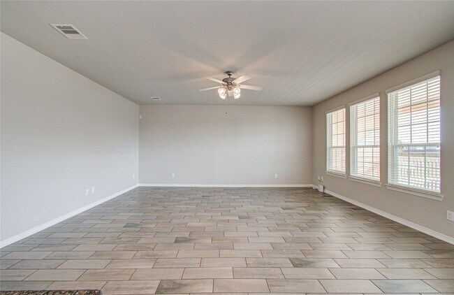 Building Photo - 1705 Bayway Dr