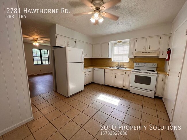 Building Photo - 2BD/1BA Duplex by Arena Park