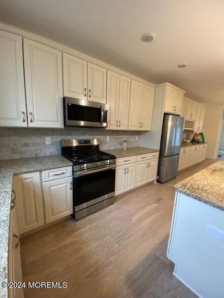 Building Photo - 8 Raritan Ave