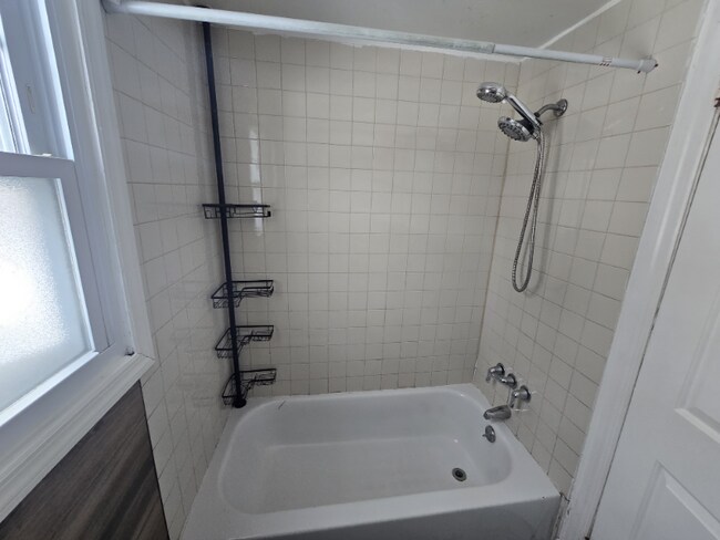 Building Photo - 364 Westwood Ave