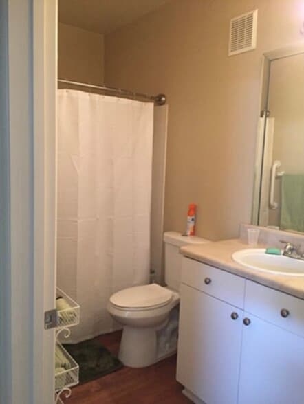 Building Photo - 4221 W Spruce St