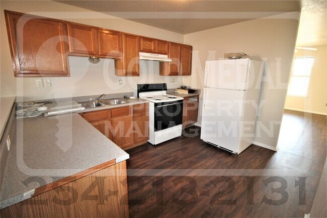 Building Photo - 3401 Barcelona Dr