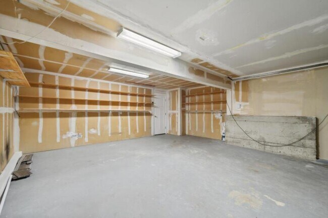 Building Photo - 4 bedroom in Bothell WA 98021