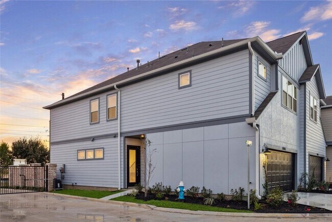 Building Photo - 24403 Colonial Willow Dr