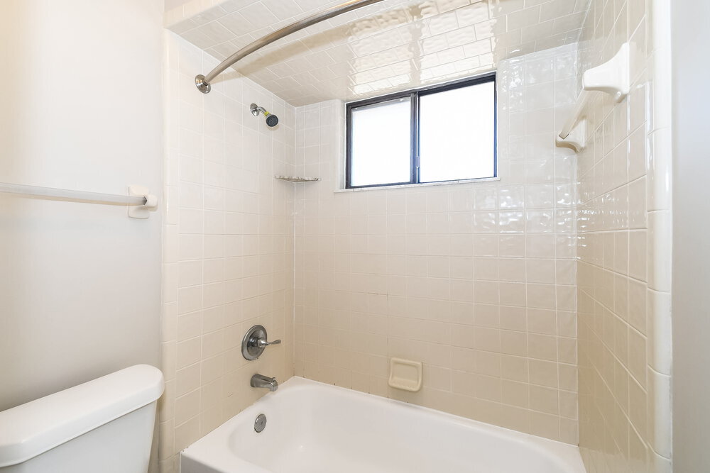 Building Photo - 970 Sandstone Dr