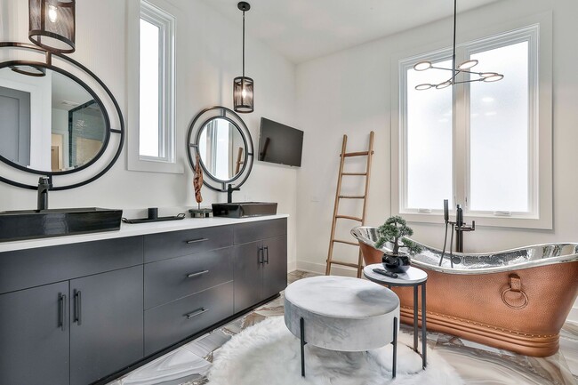 Building Photo - Modern Luxury Estate with Rooftop Deck in Trilith