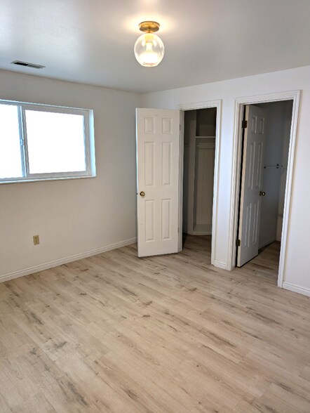 Building Photo - 1643 Willowbrook Dr