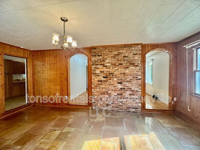 Building Photo - 1574 Lynn Rd