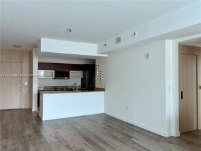 Building Photo - 951 Brickell Ave