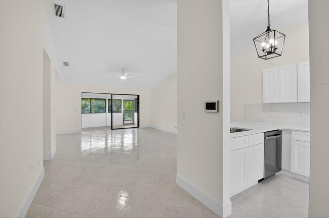 Building Photo - 29 Fawlkland Cir
