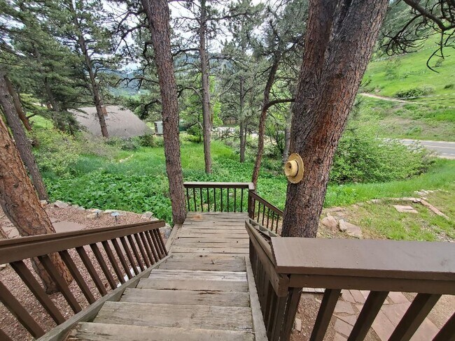 Building Photo - Spacious 4-bedroom + study home; Includes Hot tub and Pool Table - Avail. Now!