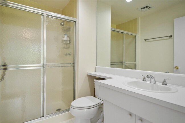 Building Photo - 188 Main St