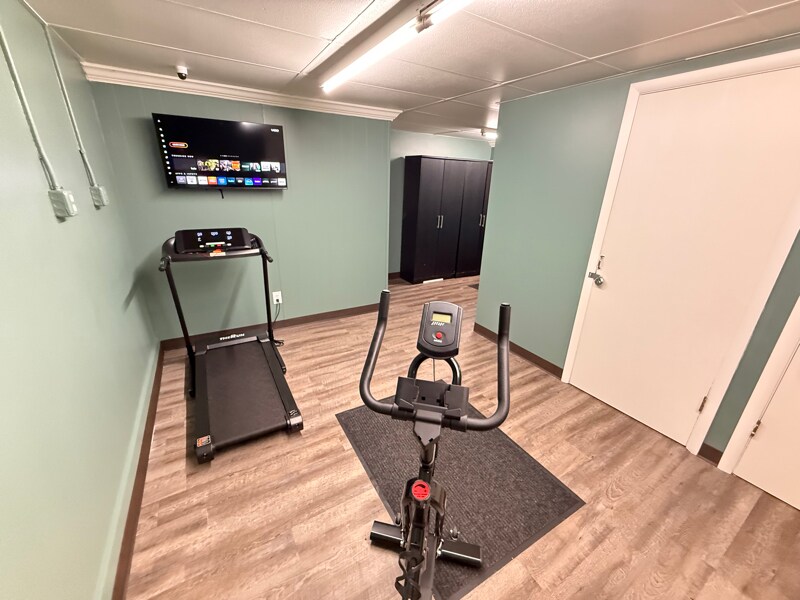 Building Photo - 302 15th St