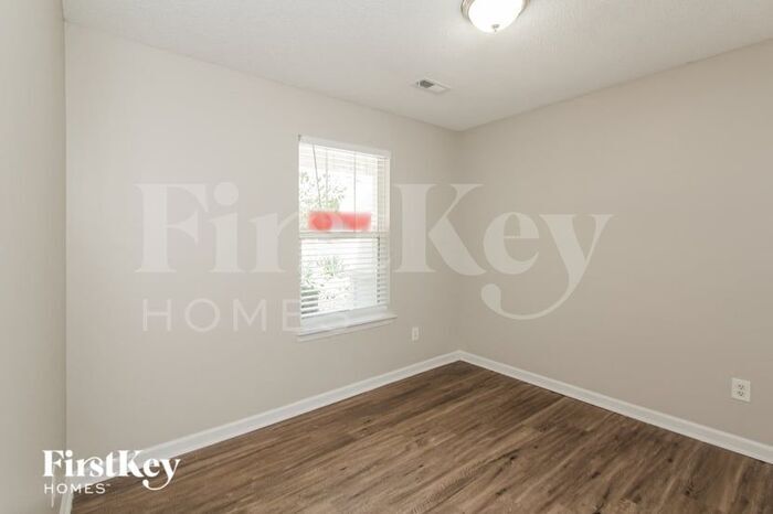 Building Photo - 136 Peterborough Dr