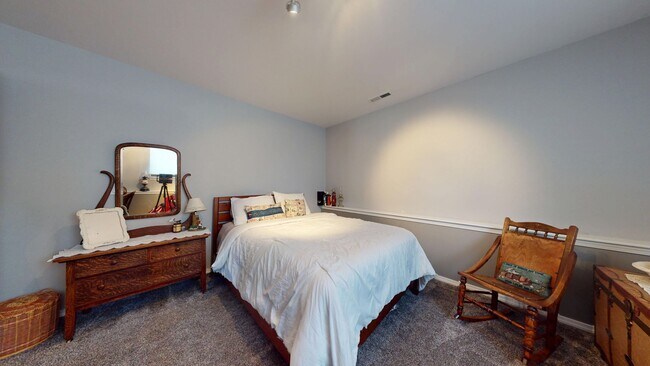 Building Photo - VIEW HOME FOR RENT!