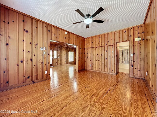 Building Photo - 2811 Indian River Dr