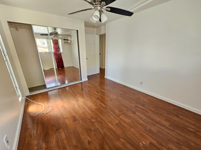 Building Photo - Spacious 8-Bedroom Family Home with Permit...