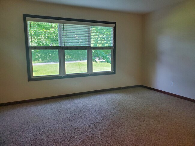 Building Photo - 2541 58th St