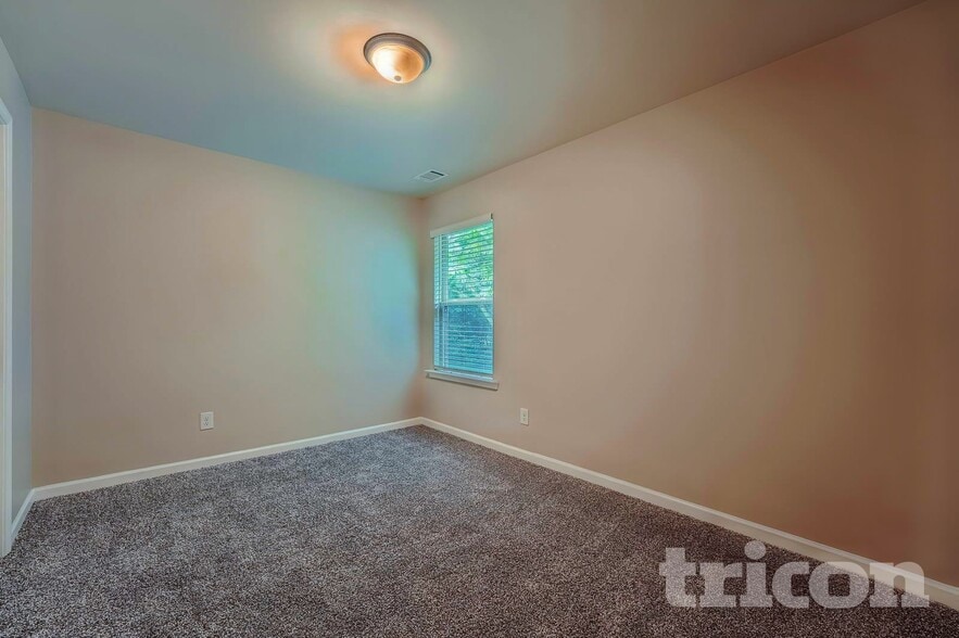 Building Photo - 3016 Powder Way