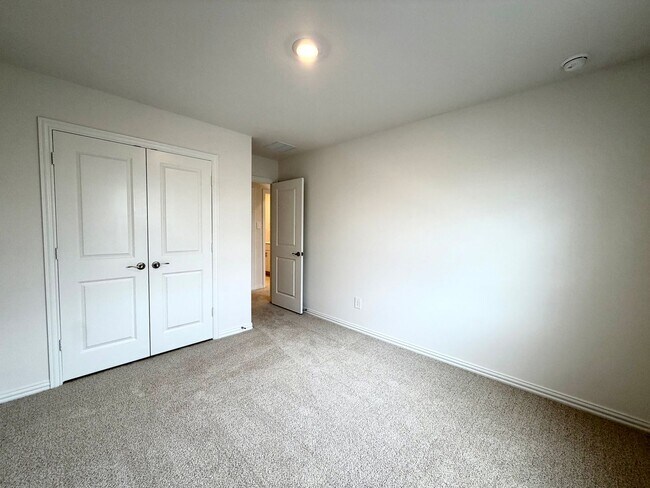 Building Photo - New Construction 5 Bedrooms backs to greenbelt!