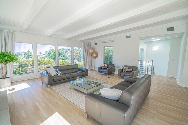 Building Photo - COMING SOON! 3 Bedroom Home for Rent in West Hollywood!