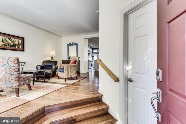 Building Photo - 901 Harrison Cir