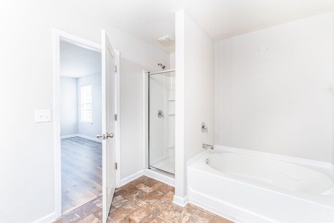 Building Photo - Spacious 5-Bed, 3.5-Bath Residence with 4,003 Sqft, Master on 1st Floor, Elegant Design, & Versat...