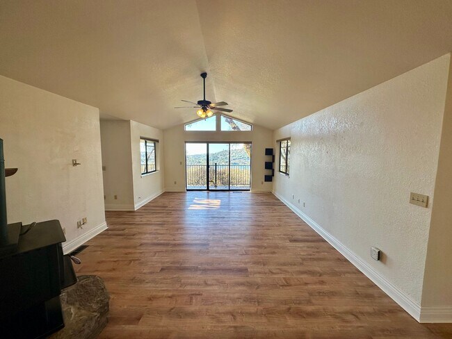 Building Photo - Beautiful 4-Bedroom Home with Stunning Views in Lake Wildwood, Penn Valley