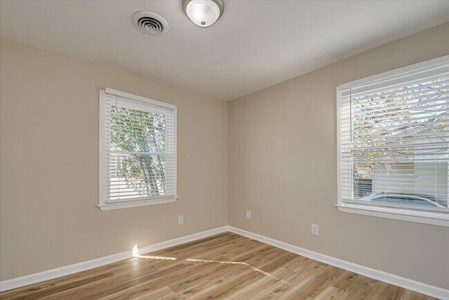 Building Photo - 2620 Lumpkin Rd