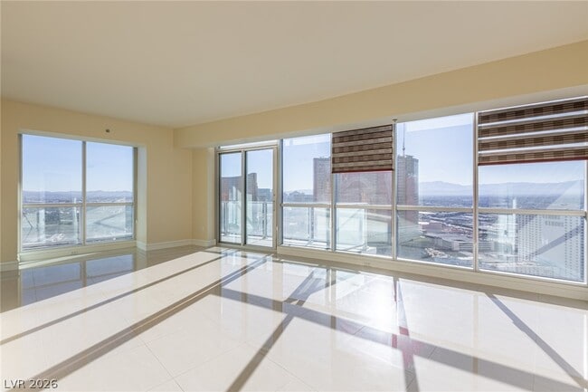 Building Photo - 2700 S Las Vegas Blvd