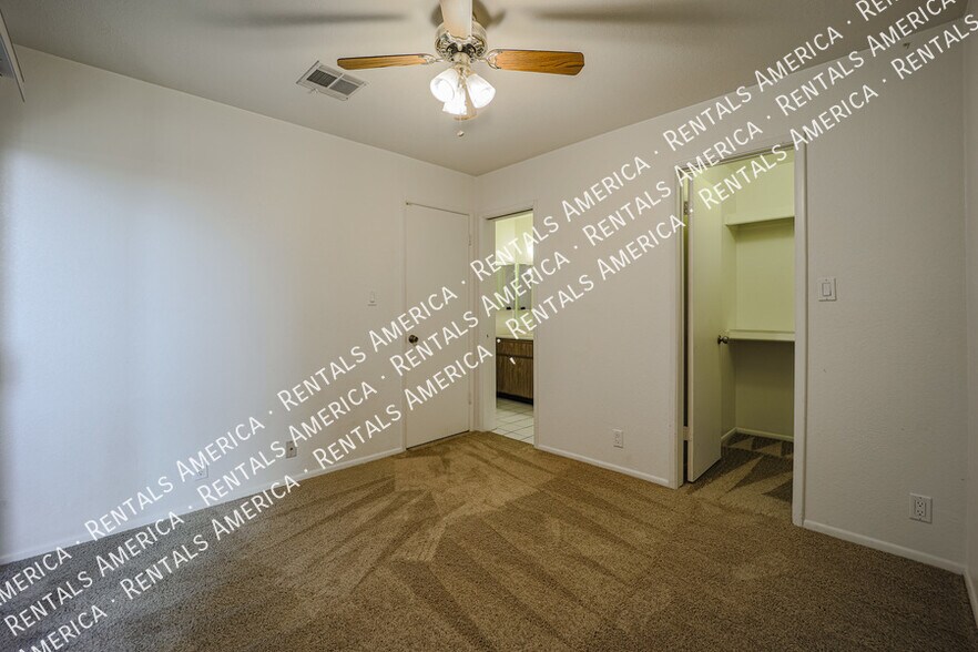 Building Photo - 317 W Hononegh Dr