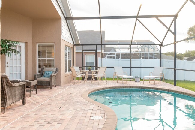 Building Photo - Beautiful Fully Furnished 4 Bedroom 3 Bath...