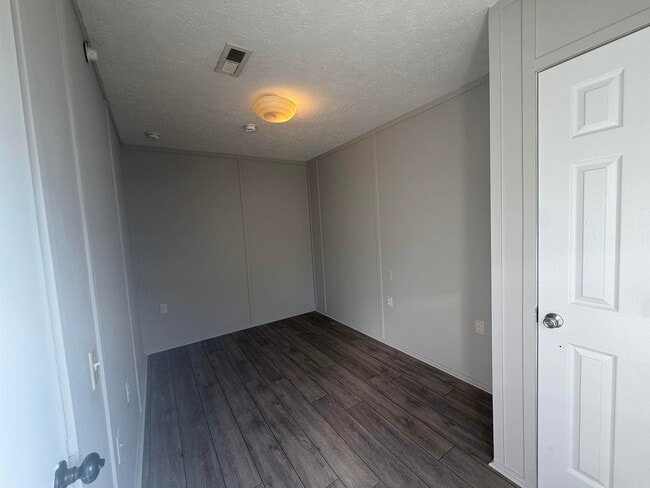 Building Photo - 100 Springwood