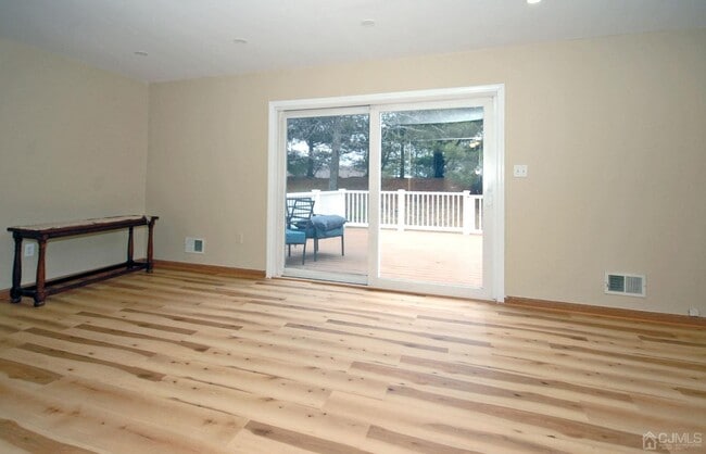 Building Photo - 17 Gardenia Ct